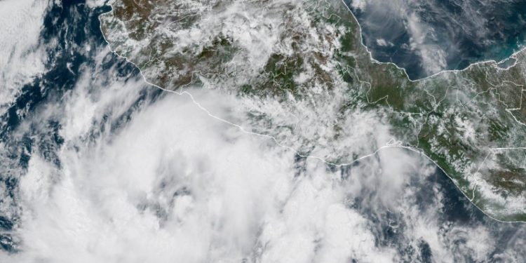 Tormenta tropical Fernand se forma en el océano Atlántico