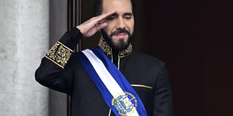 Congreso de El Salvador aprueba la reelección presidencial indefinida