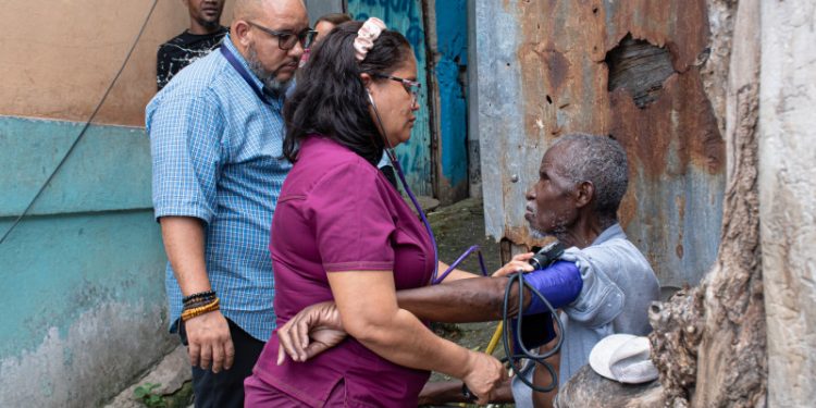Conape atenderá a familia de envejecientes que vive en la miseria
