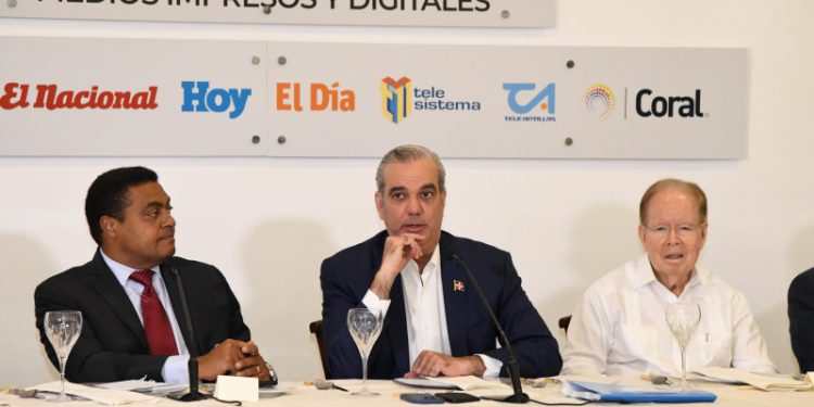 Presidente Abinader: entre la autocrítica y el balance positivo de su administración