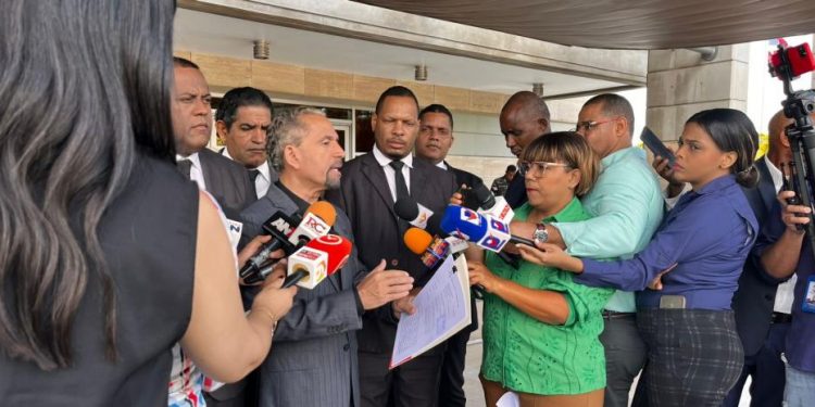 Efemérides Patrias formaliza acusación contra quienes ultrajaron el Himno Nacional