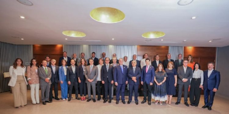 Ministro de Hacienda y Economía y el Conep impulsan diálogo sobre finanzas públicas