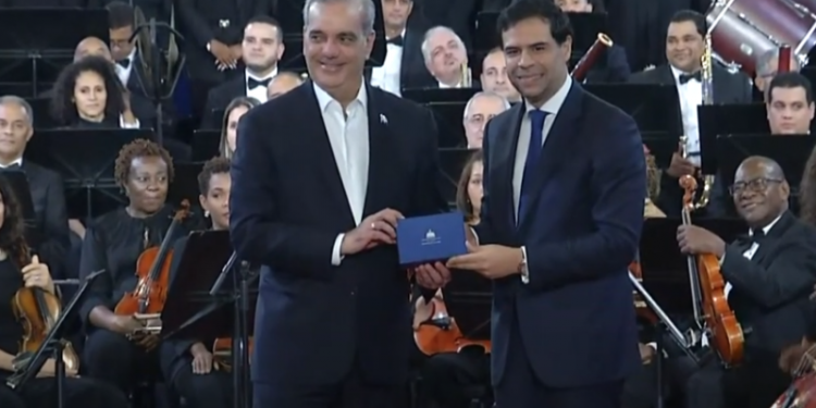 Nueva dimensión sonora del Himno Nacional; Gobierno presenta regrabación oficial del canto a la patria