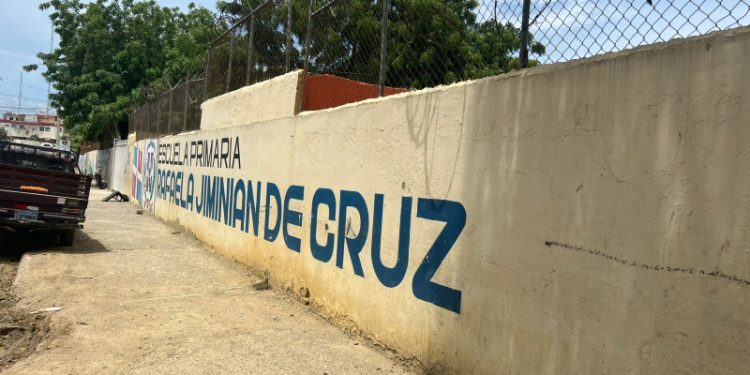 Escuelas recortan tanda extendida para abrir cupos