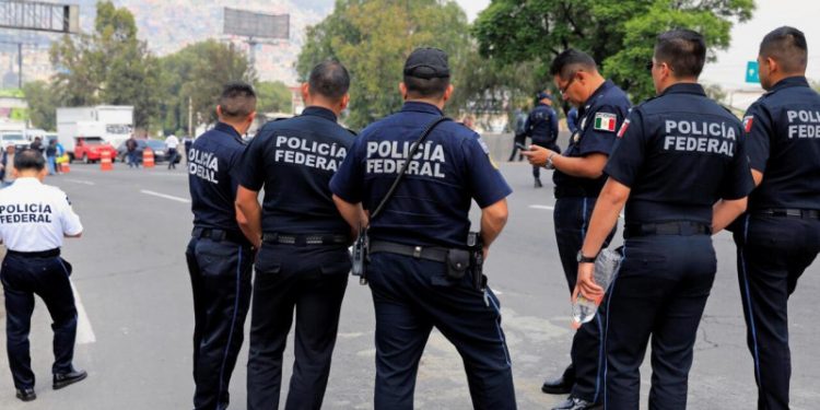Mueren 12 presuntos delincuentes en enfrentamiento con la policía de México
