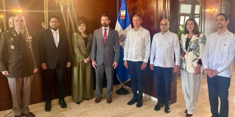 Delegación de Estados Unidos visita RD para fortalecer cooperación en seguridad y desarrollo