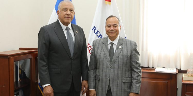 Ministro Andrés Bautista juramenta a Alberto Caminero como director de Prensa del Presidente