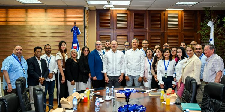 Anuncian oficina comercial de Coraasan volverá a operar en Alcaldía de Santiago