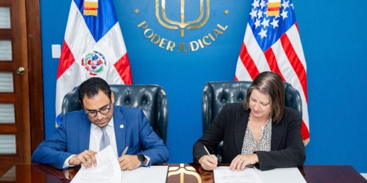 Estados Unidos respalda digitalización de justicia dominicana con donación de equipos tecnológicos