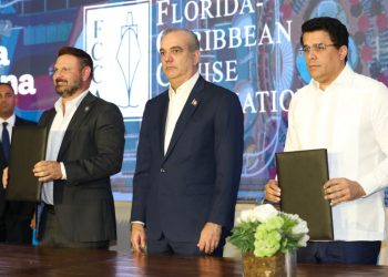 Presidente Abinader encabeza histórica firma de acuerdo entre RD y la FCCA que posiciona al país como hub regional de cruceros