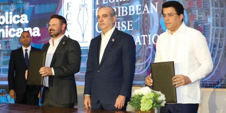 Presidente Abinader encabeza histórica firma de acuerdo entre RD y la FCCA que posiciona al país como hub regional de cruceros