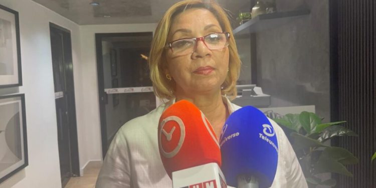 Diputada Soraya Suárez califica como “una vergüenza” versión lésbica del Himno Nacional realizada por colectivo LGBT