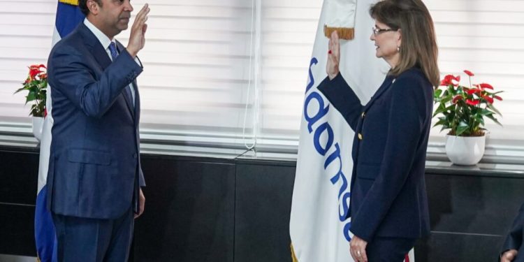 Samuel Pereyra toma juramento como presidente del Consejo de Administración de Refidomsa