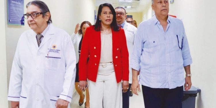 Nuevo director de ARS Semma supervisa servicios del hospital en Santiago