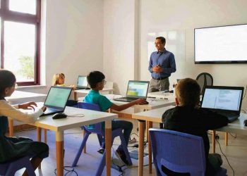 Cierre de colegios pudo provocar carga en escuelas