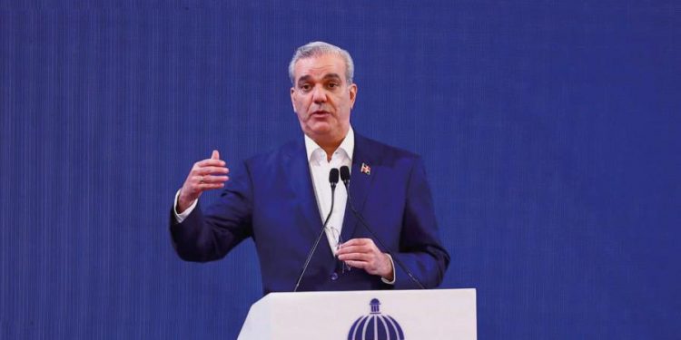 Abinader dice aumentará la generación eléctrica en los próximos cinco meses