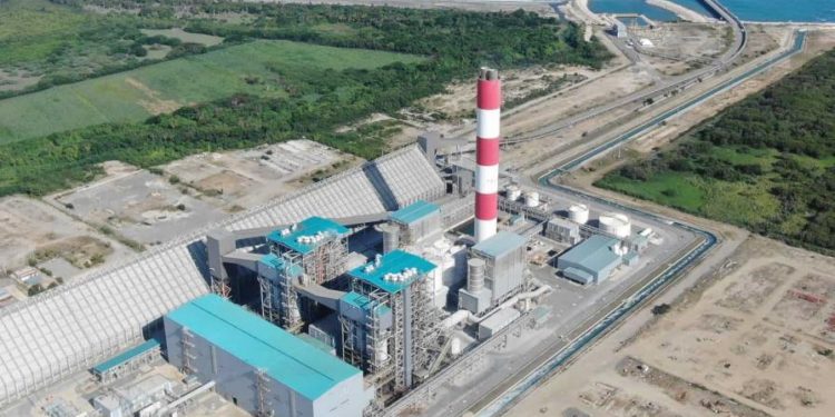 Marranzini pide paciencia ante apagones que se registran por salida de unidad de Punta Catalina