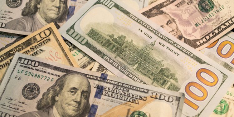 Abinader sobre precio del dólar: “Eso está en el día de hoy bajo control”