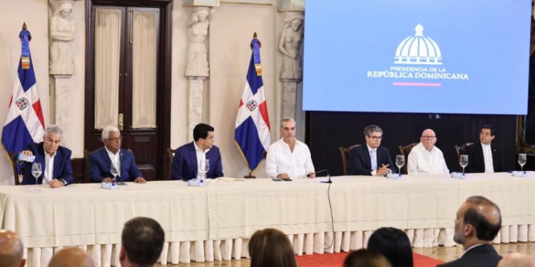 Anuncian construcción del Centro de Convenciones en terrenos del antiguo Hotel Santo Domingo