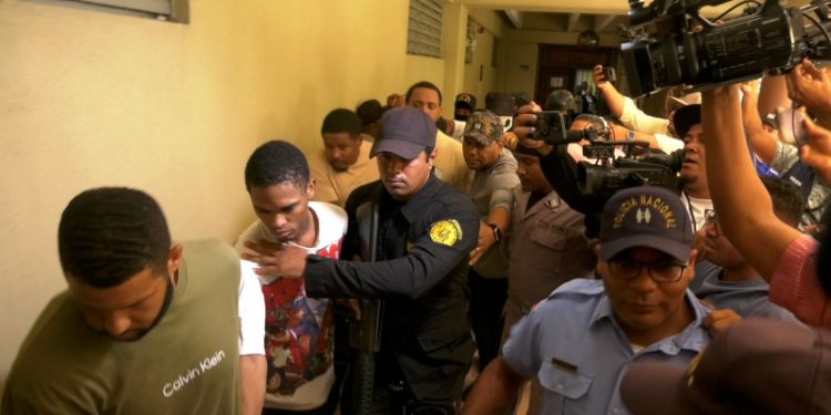 Víctima de violación grupal revive dolor durante audiencia