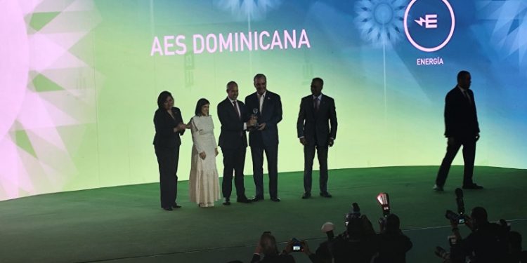 Abinader resalta inversión extranjera se ha convertido en un "pilar" en el desarrollo de RD