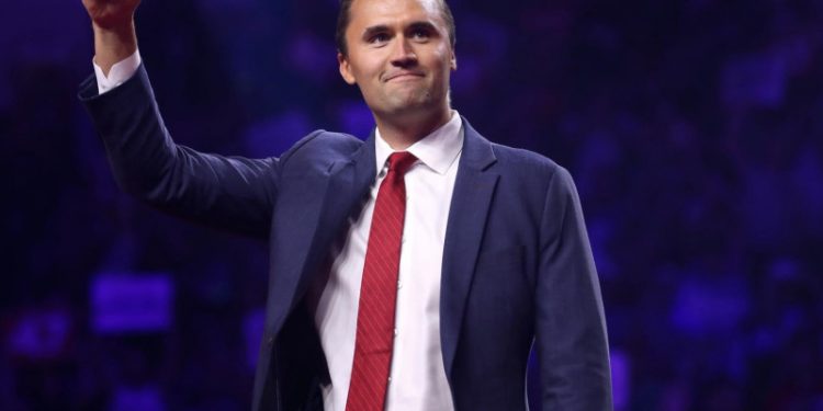 El funeral de Charlie Kirk en Glendale genera tensión y medidas extremas de seguridad
