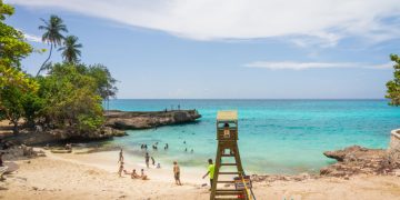 Collado garantiza entrega de parque submarino La Caleta en 30 días