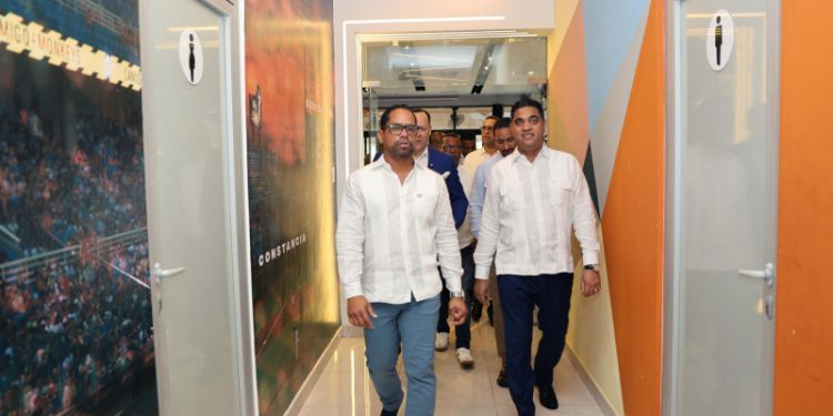 Ministro Kelvin Cruz critica ligas “que hacen negocios con el deporte”