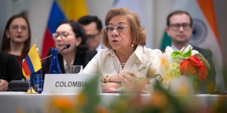 Ministra de Exteriores de Colombia renuncia al visado de EEUU tras el veto a Petro