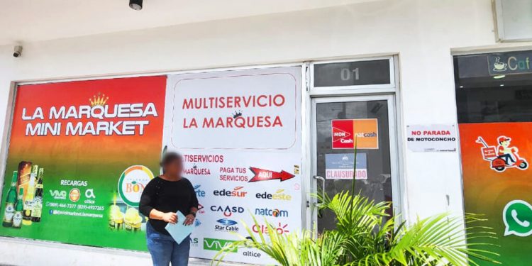 Clausuran negocios que operaban ilegalmente en Ciudad Juan Bosch