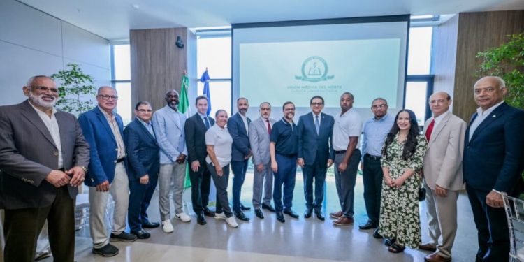 Delegación del Senado de NY respalda a Santiago como hub de salud del Caribe