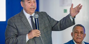 Gobierno fortalece vínculos con periodistas de Santiago en encuentro encabezado por DPP y DIECOM