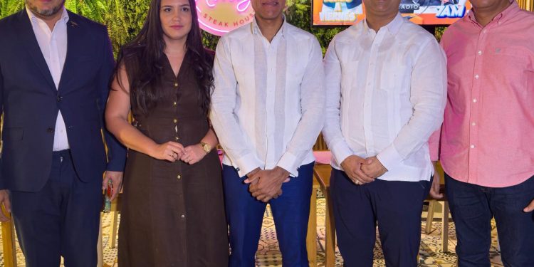 VAMO ARRIBA RADIO: LA NUEVA PROPUESTA RADIAL MATUTINA DEL CIBAO