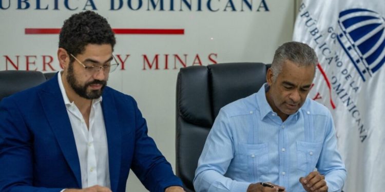 Gobierno firma contrato con consorcio Global Min para explorar petróleo y gas