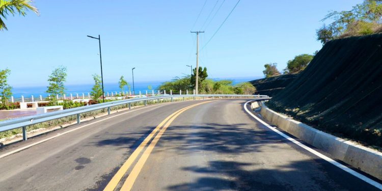 Con una inversión superior a RD$1,500 millones, Abinader entrega carretera que conecta Puerto Plata con Montecristi