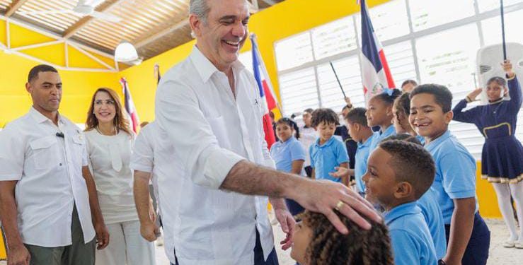 Presidente Abinader entregará viviendas, escuelas, polideportivos y carretera en el Gran Santo Domingo y Constanza este fin de semana