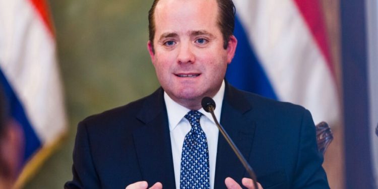 Paliza advierte que si tendrán aspiraciones presidenciales deben poner fecha y hora para renunciar a sus cargos