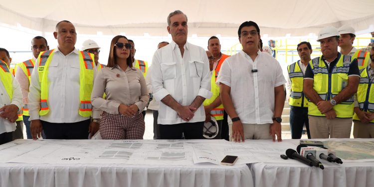 Abinader supervisa avances ampliación Acueducto Barrera de Salinidad en SDE y SDN