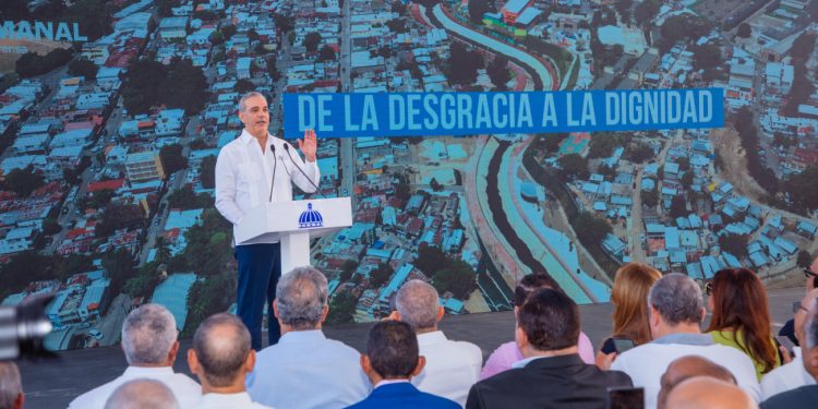 Presidente Abinader presenta avances del saneamiento del Arroyo Gurabo: inversión supera RD 3,265 millones; hay más de 12,000 familias impactadas y 1,200 reubicadas