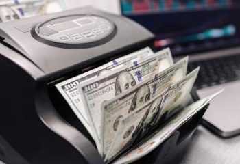Remesas superaron los mil millones de dólares en agosto; 11 % más que mismo periodo de 2024