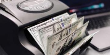 Remesas superaron los mil millones de dólares en agosto; 11 % más que mismo periodo de 2024