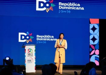 El país atrajo a 220,262 turistas a eventos y reuniones hasta agosto 2025