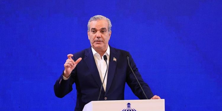 Abinader: destrucción de lancha rápida con drogas no ocurrió en aguas dominicanas