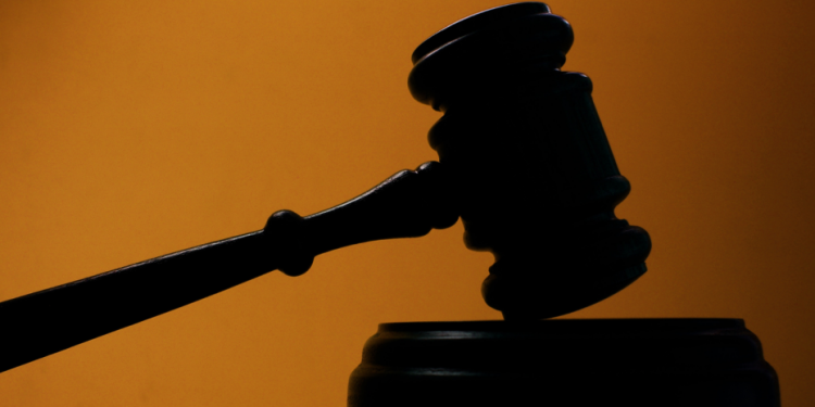 Condenan a 10 años a profesor acusado de abuso sexual en contra de 13 estudiantes en Santiago