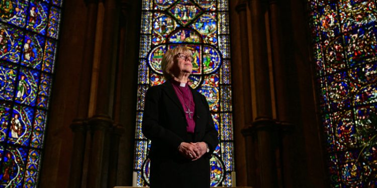 Sarah Mullally, primera mujer nombrada jefa de la Iglesia de Inglaterra