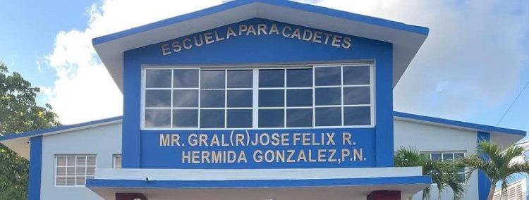 Oficial acusado de agredir sexualmente a excadete fue suspendido; el caso está bajo investigación