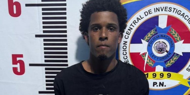 Policía apresa hombre que ingresó desarmado a sucursal bancaria de Higüey y simuló cometer un asalto