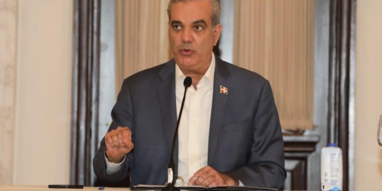 Abinader minimiza controversia por exclusiones y ausencias de Cumbre de las Américas