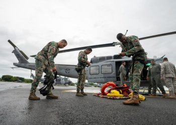 Defensa activa unidades especiales, helicópteros y aeronaves para rescate por tormenta Melissa