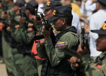 Chavistas denuncian plan de la CIA para atacar buque de EEUU